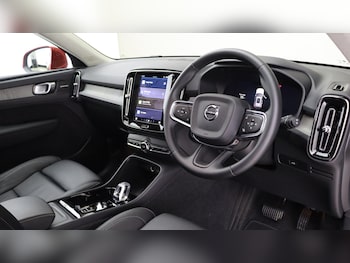 Used Volvo XC40 2025 for sale - 76189248: Photo 4