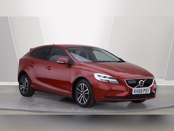 2019 (69) - D2 Momentum Auto (Winter Pack, Intellisafe Pro Pack, Park Camera) 5-Door