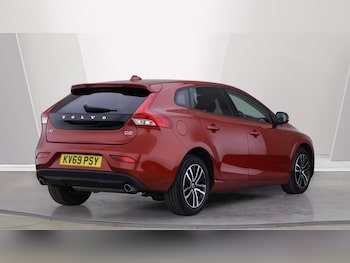 Used Volvo V40 2019 for sale - 75520427: Photo
