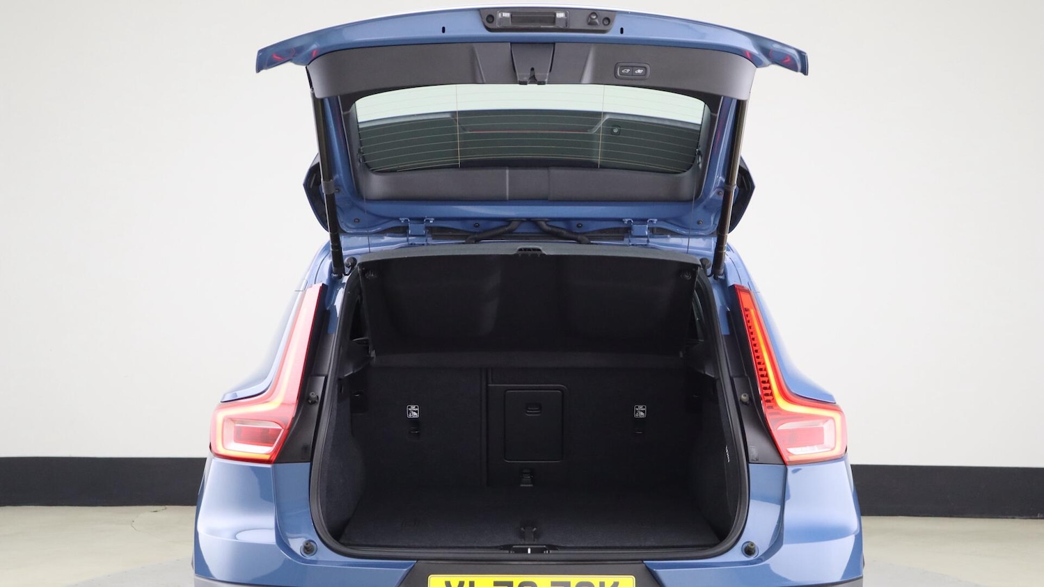 Used Volvo XC40 2023 for sale - 75808769: Photo 13