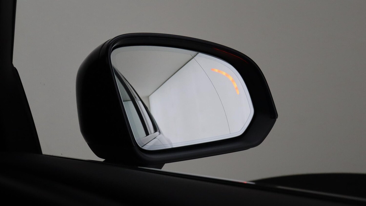 Used Volvo XC40 2023 for sale - 75808769: Photo 29