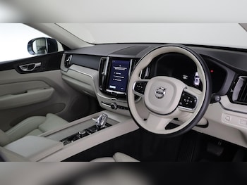 Used Volvo XC60 2022 for sale - 75280555: Photo