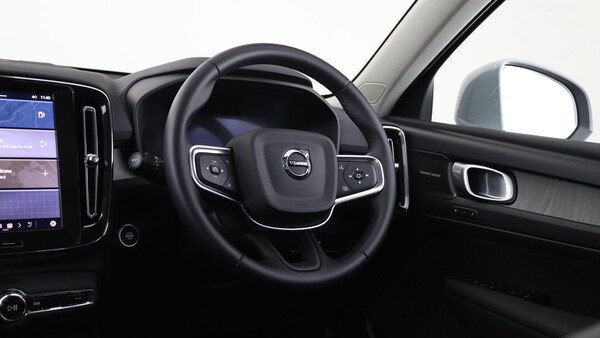 Used Volvo XC40 2025 for sale - 76188439: Photo 10