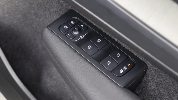 Used Volvo XC40 2025 for sale - 76188439: Photo 23