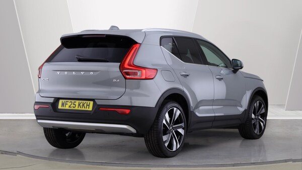Used Volvo XC40 2025 for sale - 76188439: Photo 2