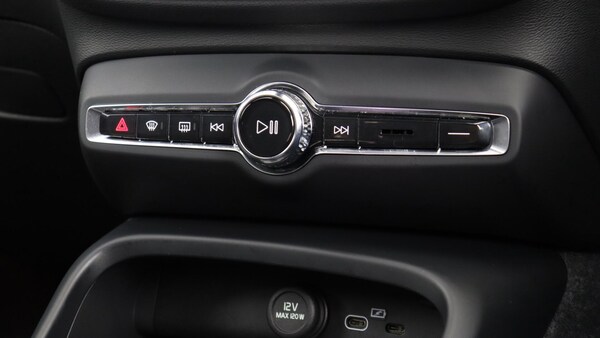 Used Volvo XC40 2025 for sale - 76188439: Photo 41