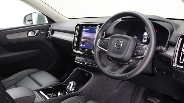 Used Volvo XC40 2025 for sale - 76188439: Photo 4