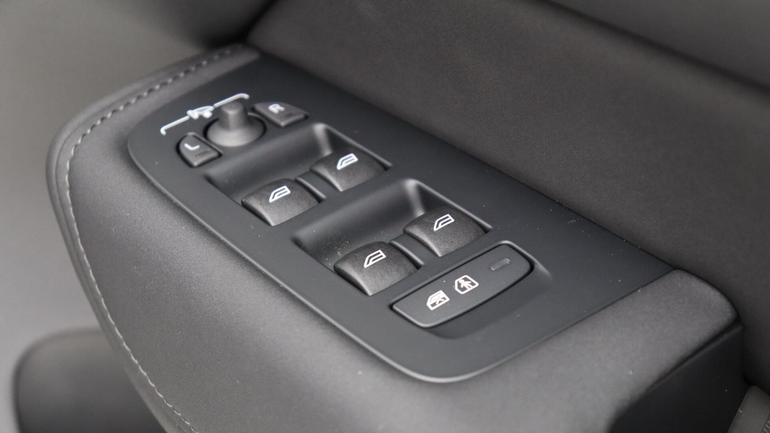 Used Volvo XC60 2025 for sale - 76060442: Photo 24