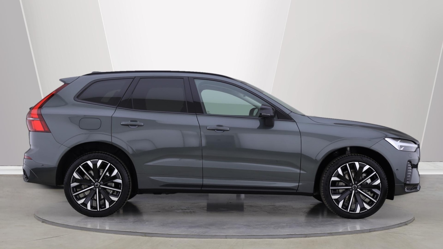 Used Volvo XC60 2025 for sale - 76060442: Photo 3