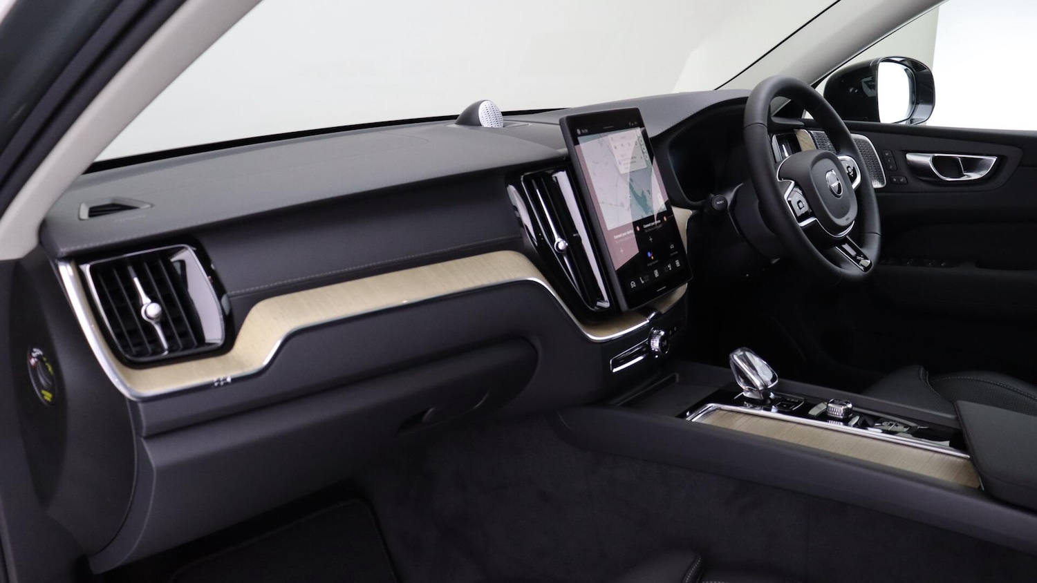 Used Volvo XC60 2025 for sale - 76060442: Photo 33