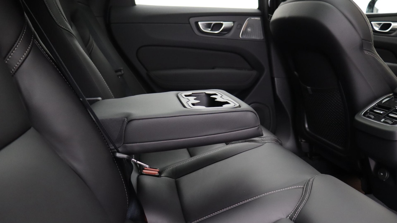 Used Volvo XC60 2025 for sale - 76060442: Photo 34