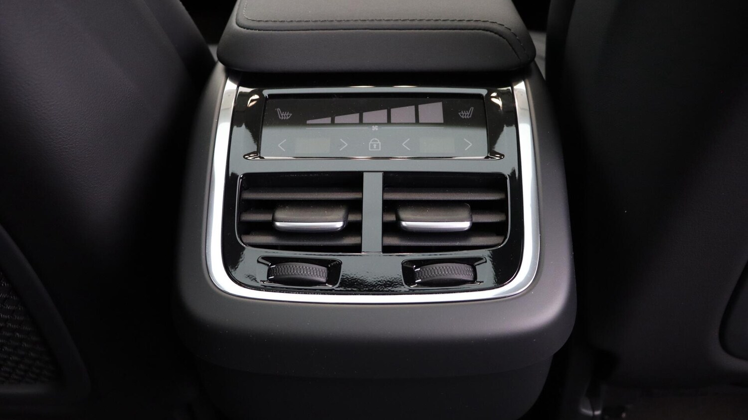 Used Volvo XC60 2025 for sale - 76060442: Photo 37
