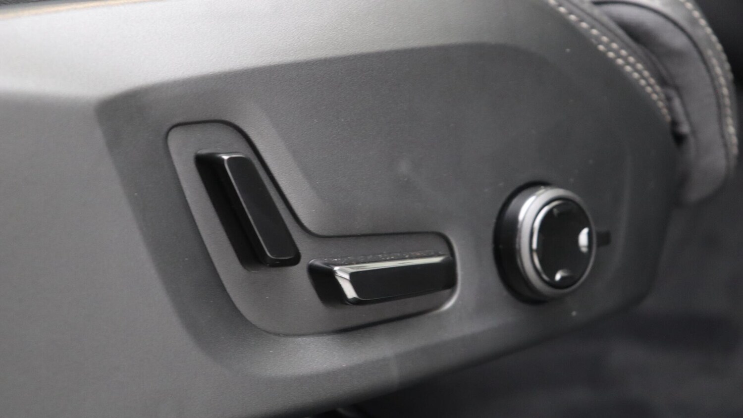 Used Volvo XC60 2025 for sale - 76060442: Photo 56