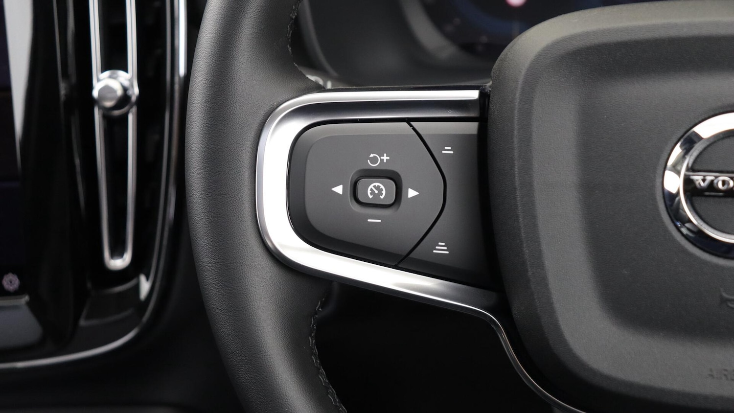 Used Volvo XC40 2025 for sale - 76158975: Photo 20