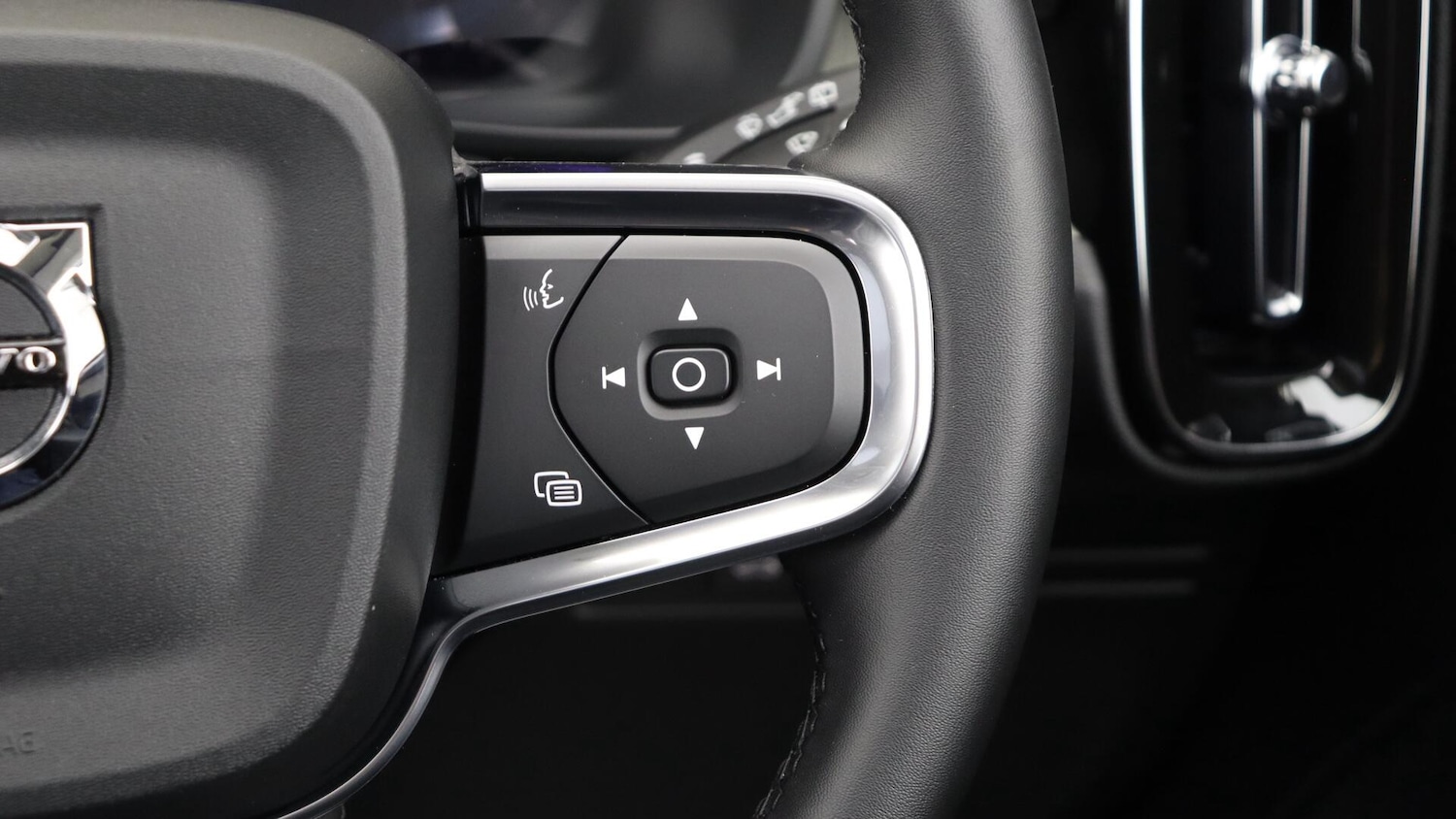 Used Volvo XC40 2025 for sale - 76158975: Photo 21