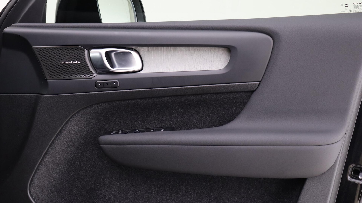 Used Volvo XC40 2025 for sale - 76158975: Photo 28