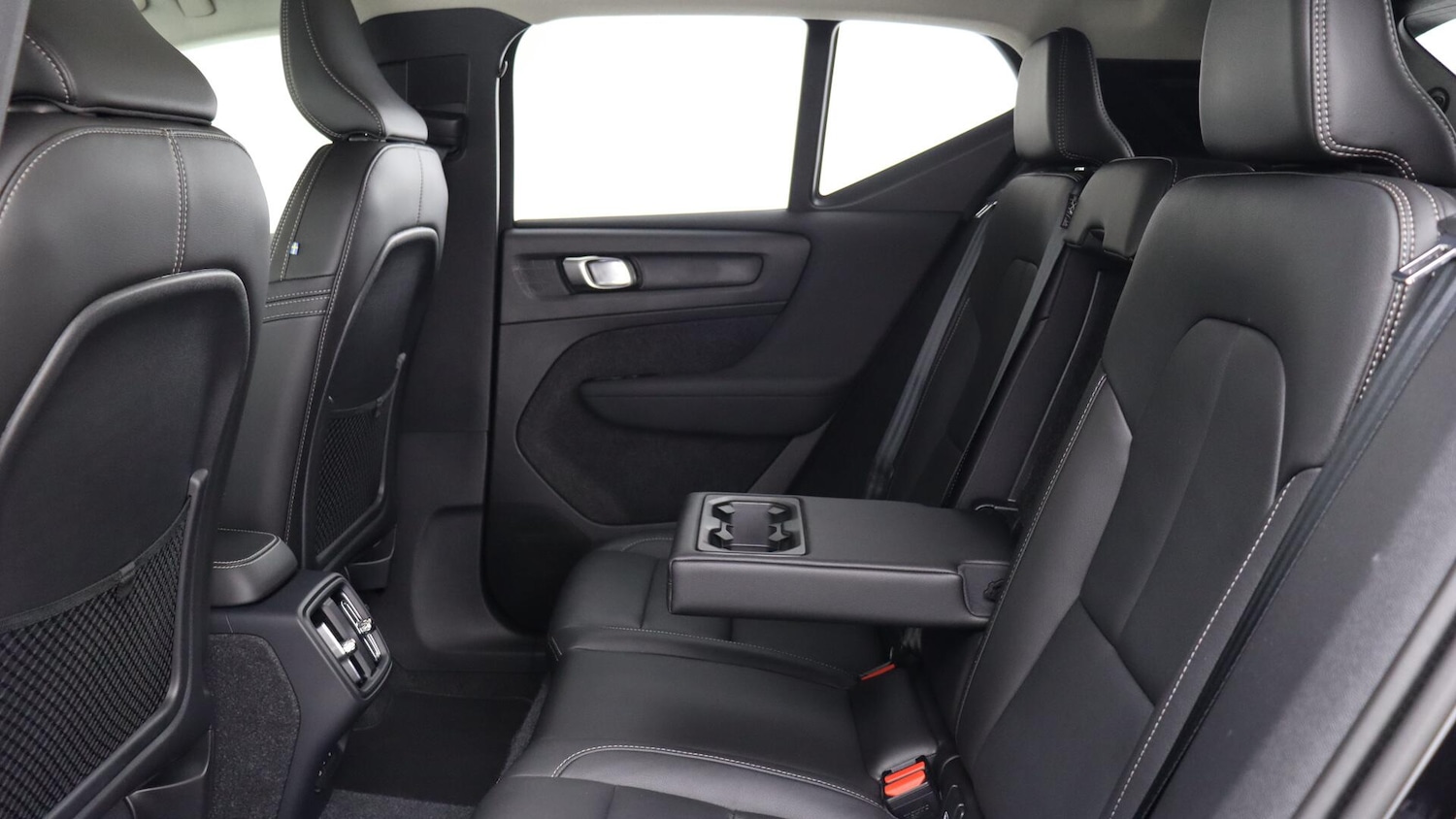 Used Volvo XC40 2025 for sale - 76158975: Photo 31