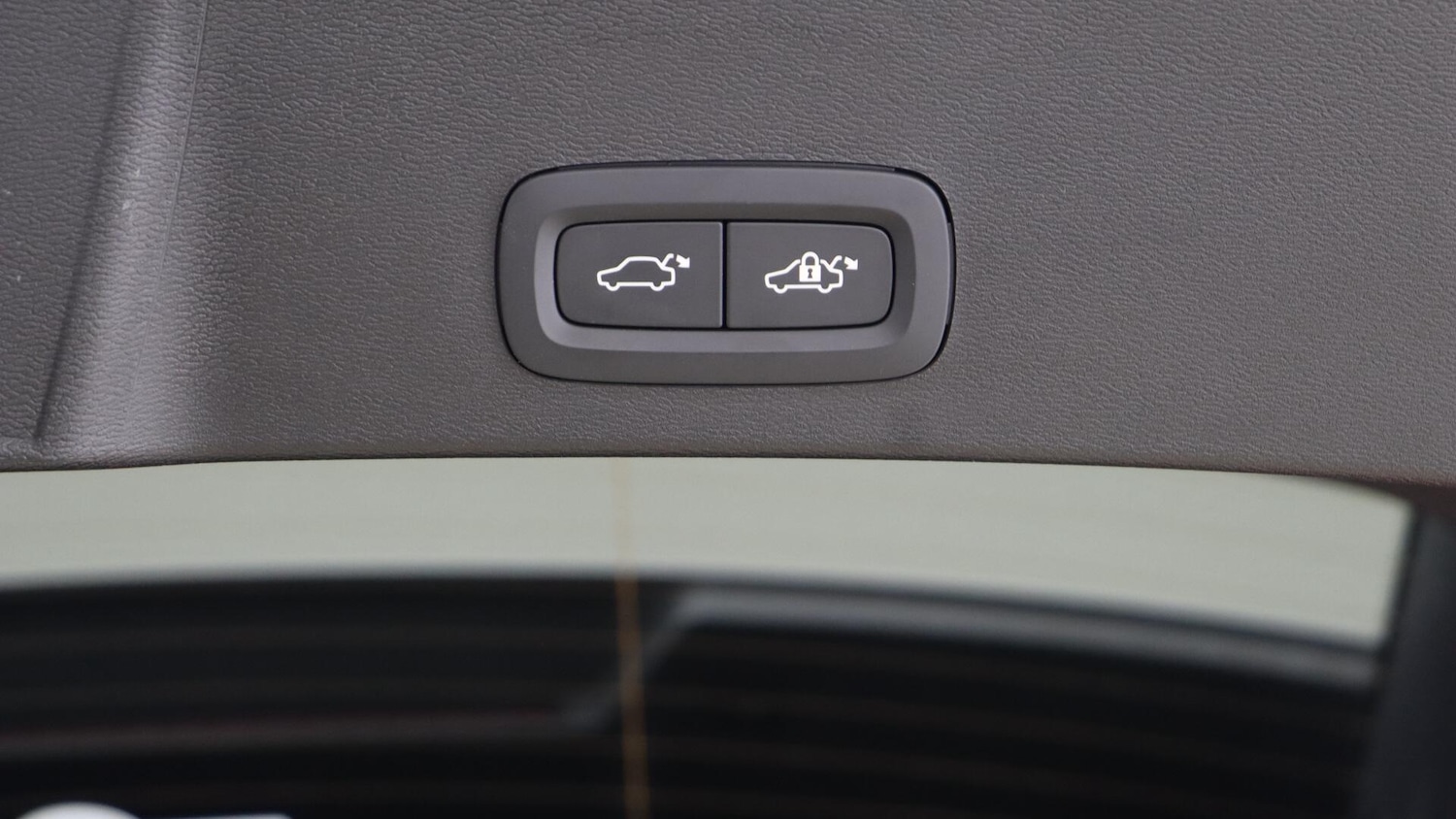 Used Volvo XC40 2025 for sale - 76158975: Photo 33