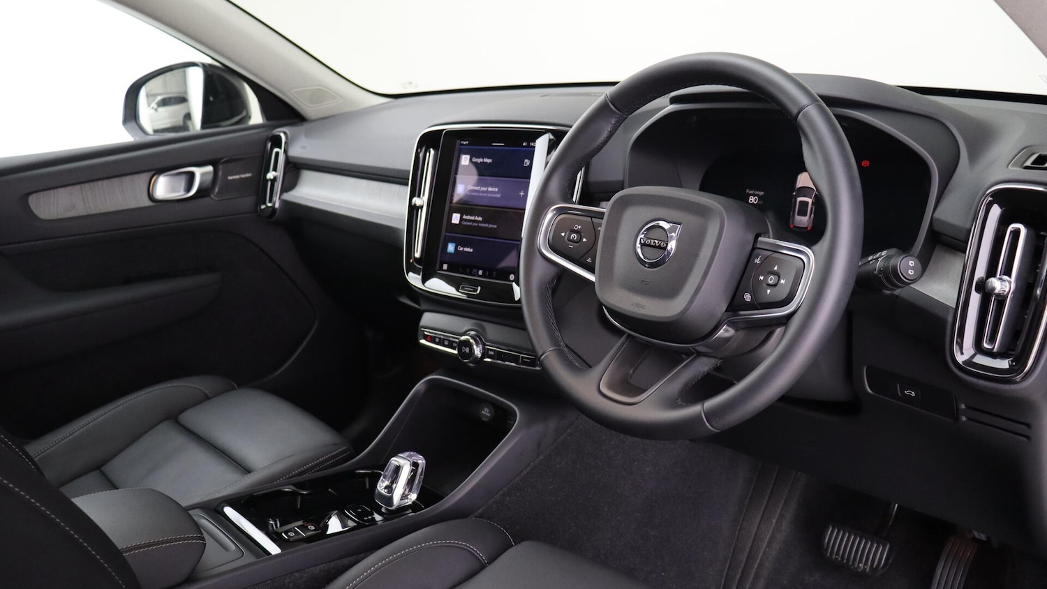 Used Volvo XC40 2025 for sale - 76158975: Photo 4