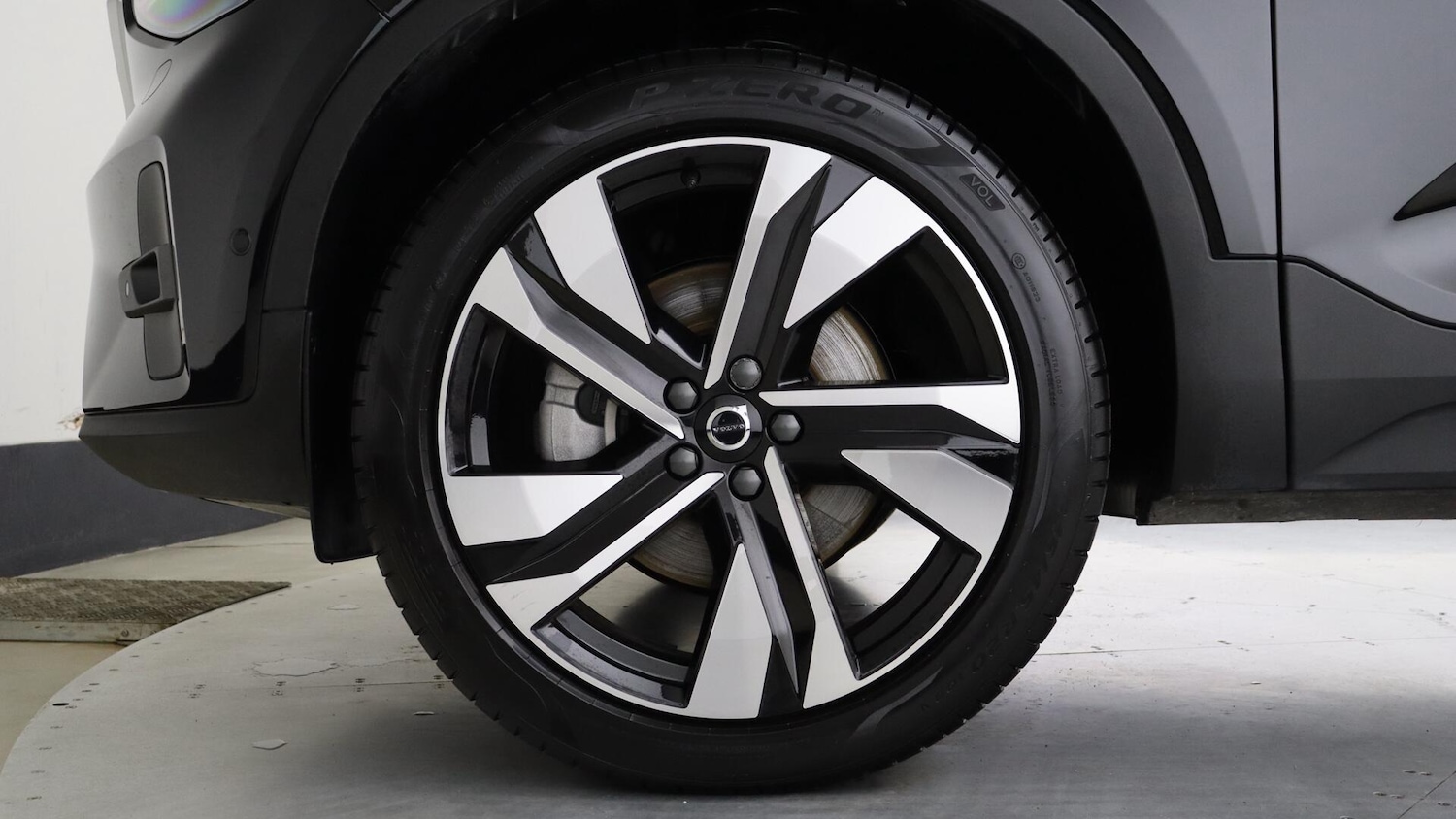 Used Volvo XC40 2025 for sale - 76158975: Photo 9