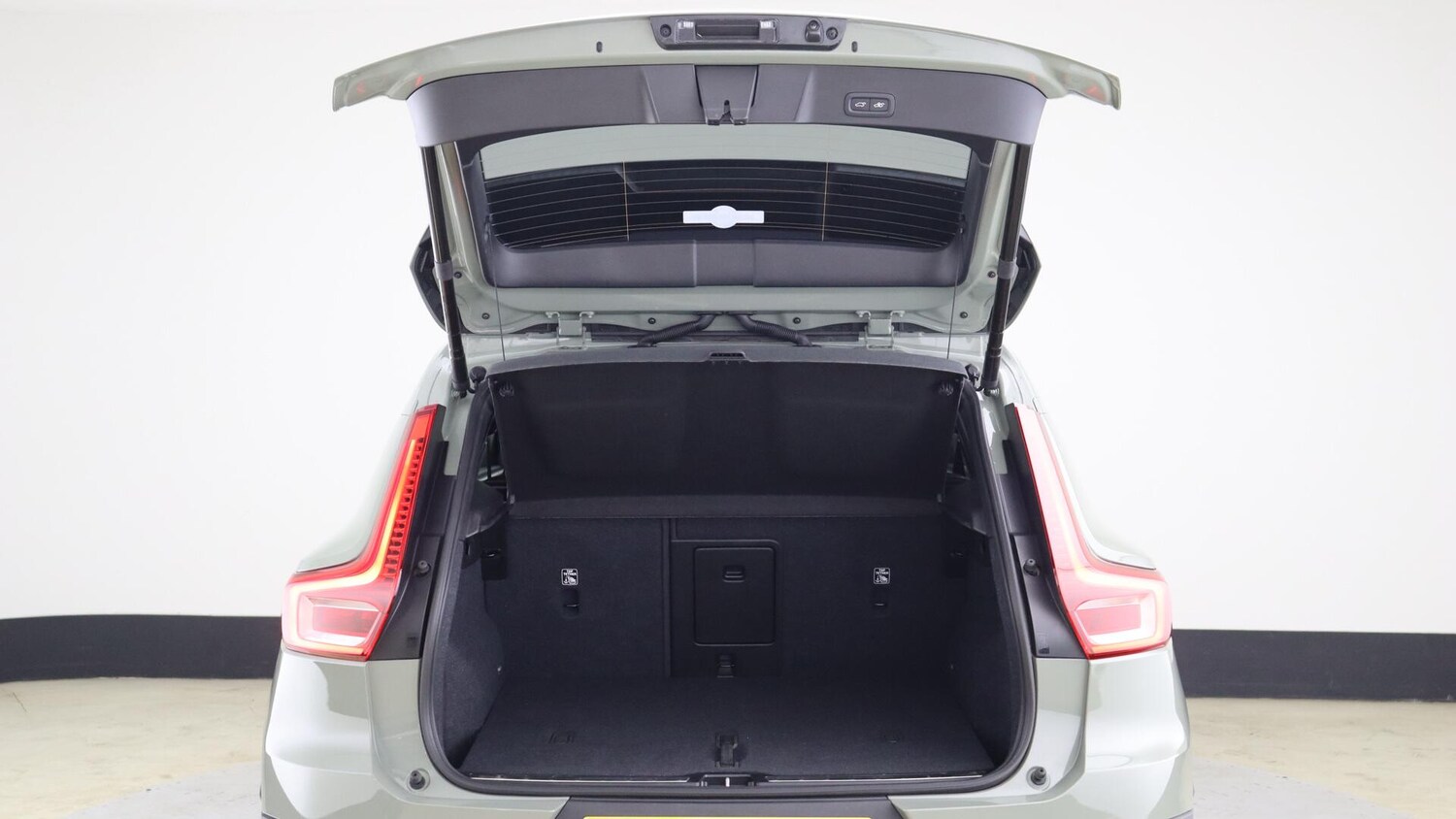 Used Volvo XC40 2025 for sale - 76012813: Photo 13