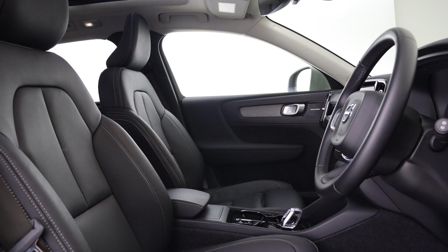 Used Volvo XC40 2025 for sale - 76012813: Photo 15