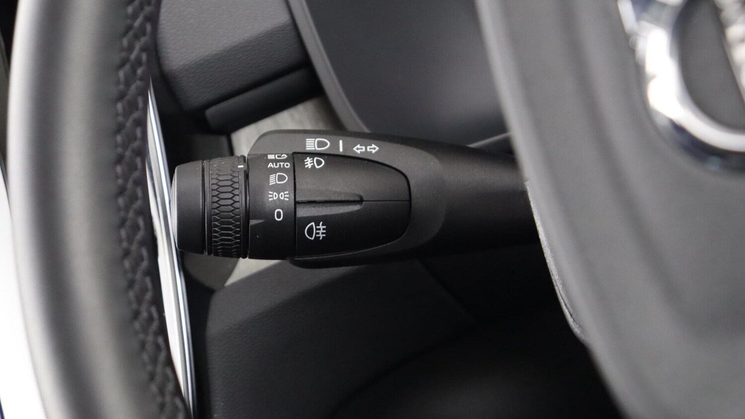 Used Volvo XC40 2025 for sale - 76012813: Photo 19