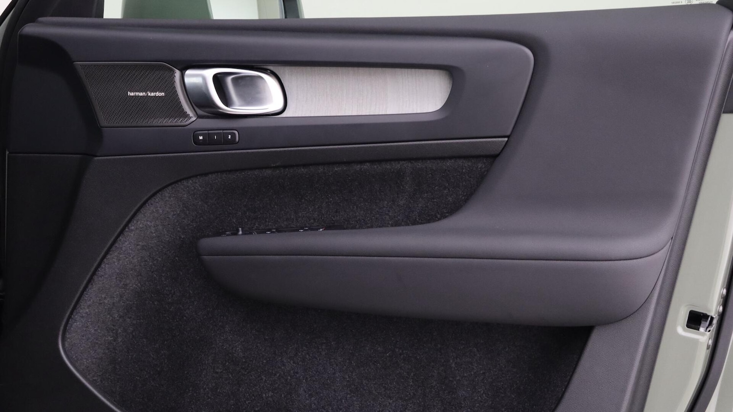 Used Volvo XC40 2025 for sale - 76012813: Photo 28