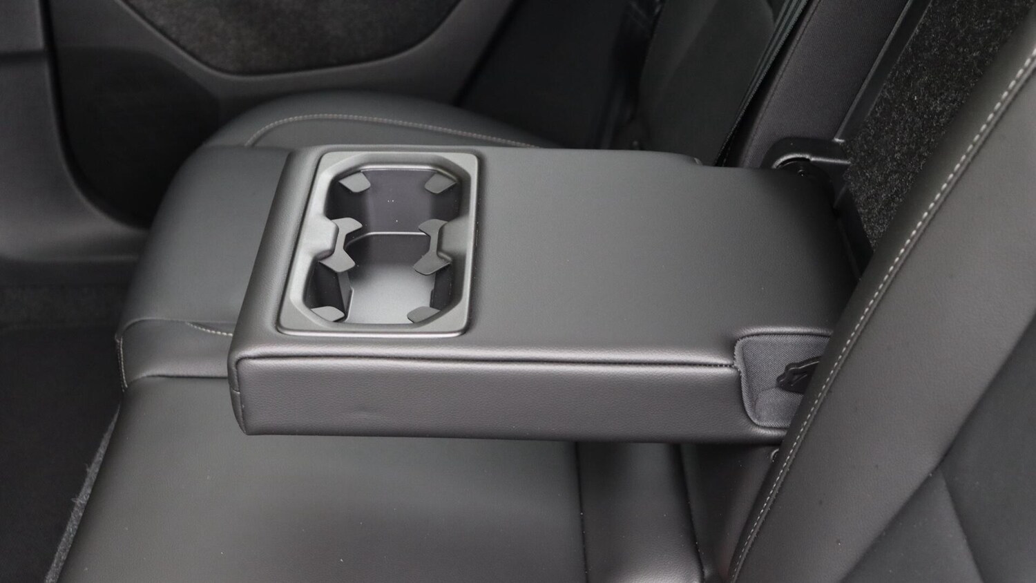 Used Volvo XC40 2025 for sale - 76012813: Photo 33