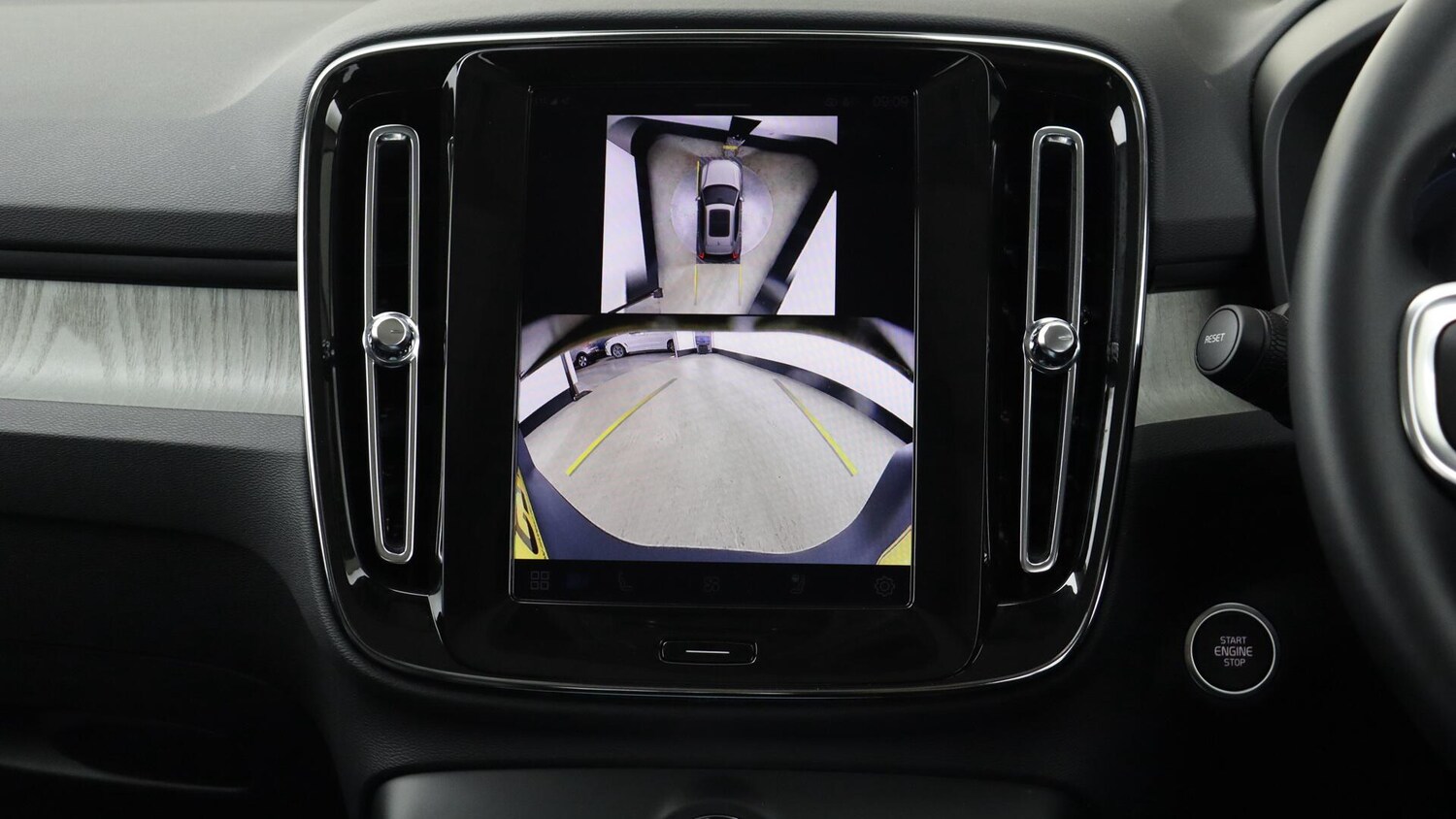 Used Volvo XC40 2025 for sale - 76012813: Photo 35