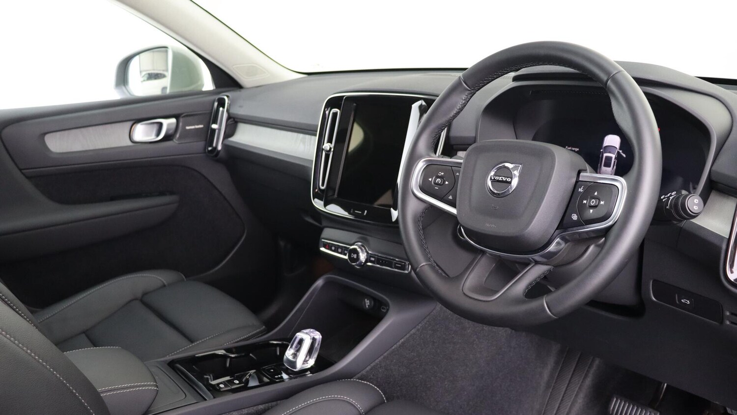Used Volvo XC40 2025 for sale - 76012813: Photo 4