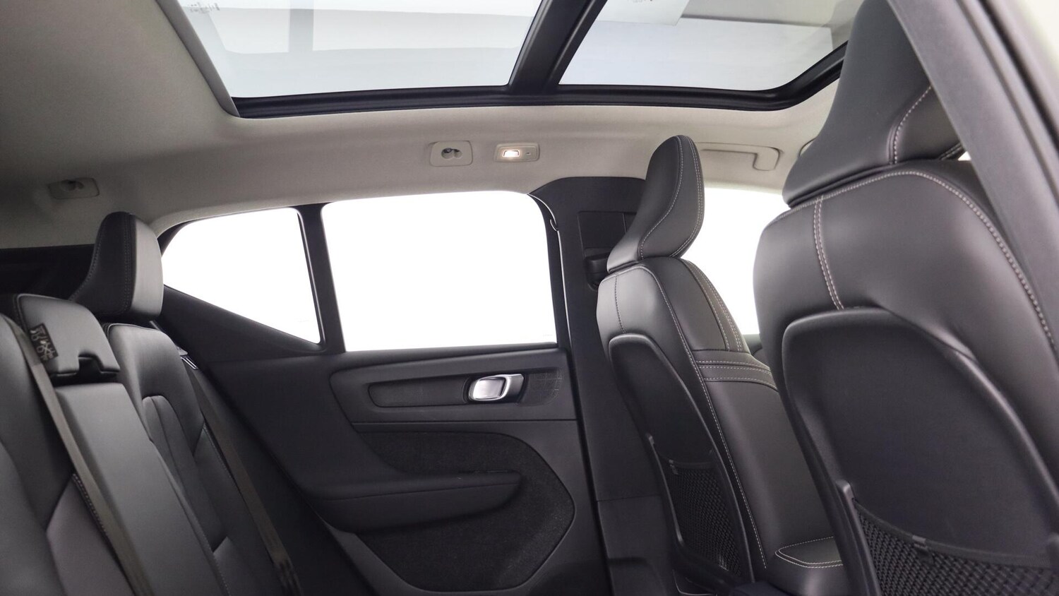 Used Volvo XC40 2025 for sale - 76012813: Photo 6