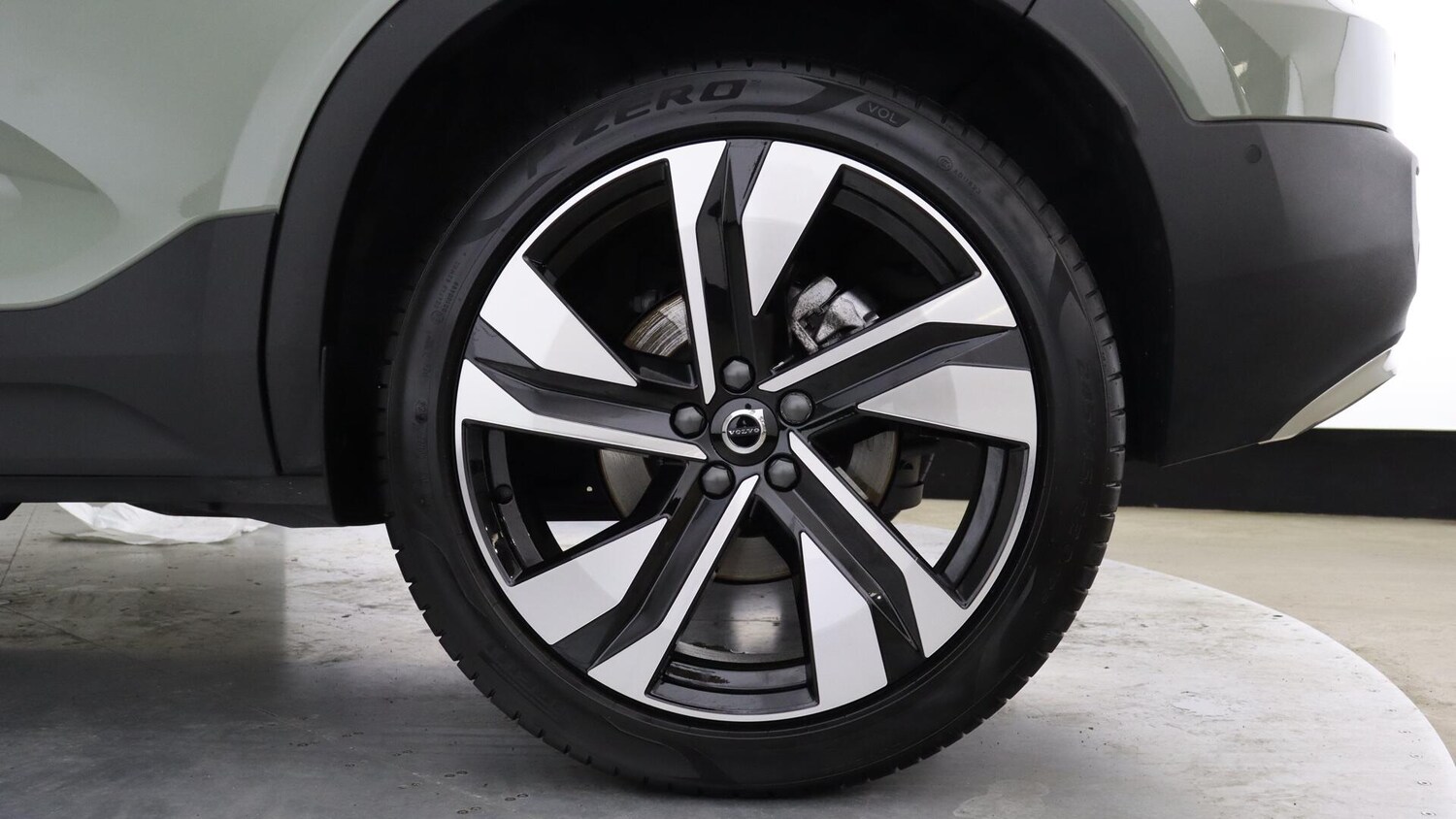 Used Volvo XC40 2025 for sale - 76012813: Photo 9