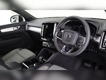 Used Volvo XC40 2023 for sale - 75388034: Photo