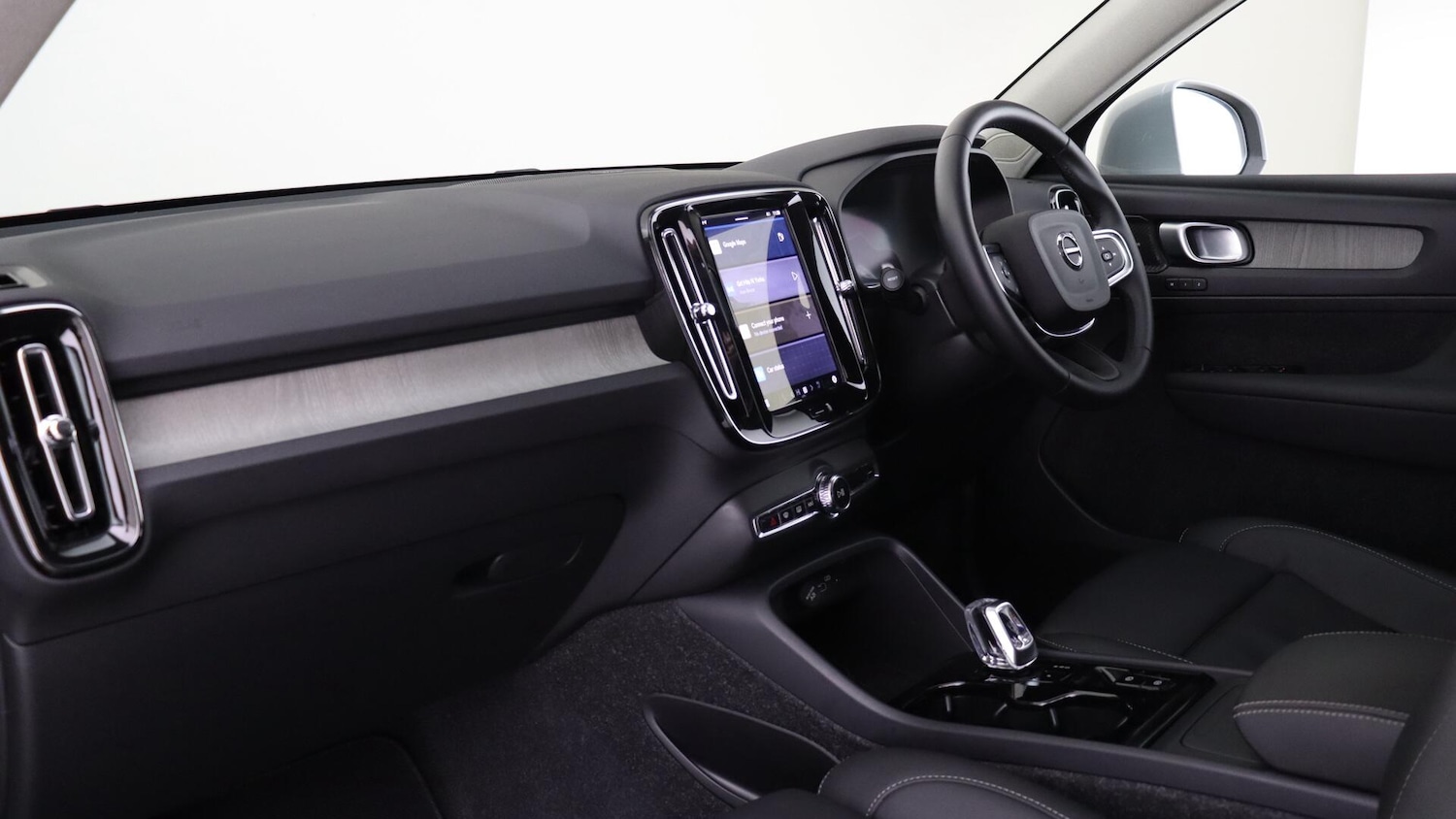 Used Volvo XC40 2025 for sale - 76158683: Photo 14