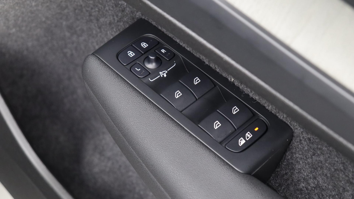 Used Volvo XC40 2025 for sale - 76158683: Photo 23
