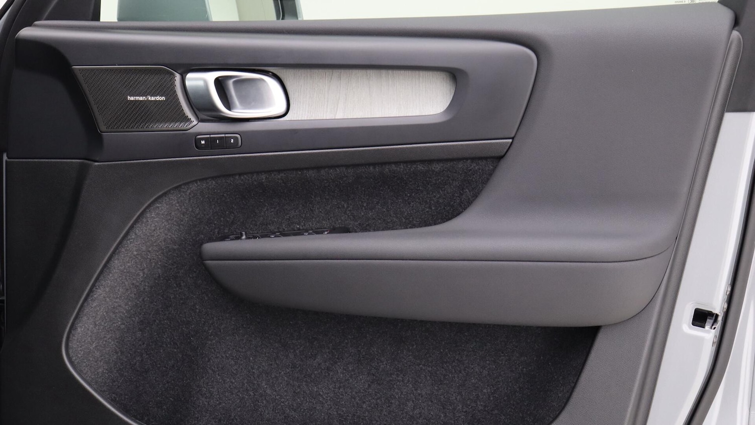 Used Volvo XC40 2025 for sale - 76158683: Photo 28