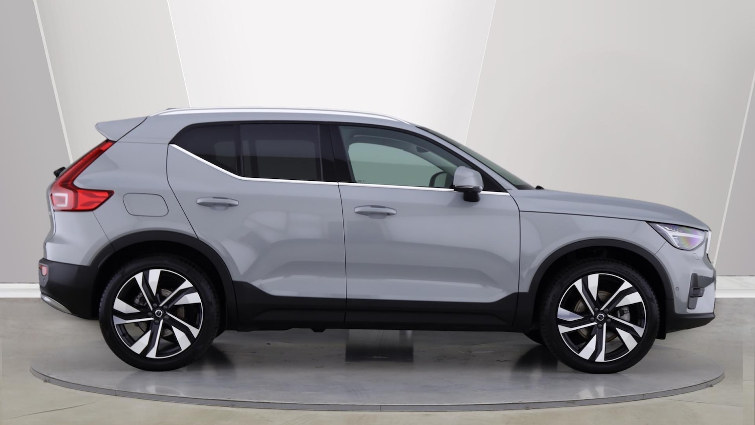 Used Volvo XC40 2025 for sale - 76158683: Photo 3