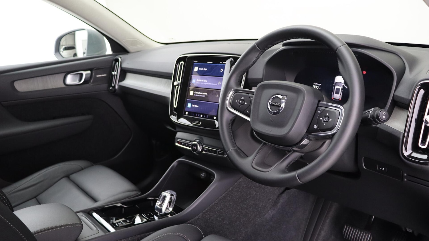 Used Volvo XC40 2025 for sale - 76158683: Photo 4