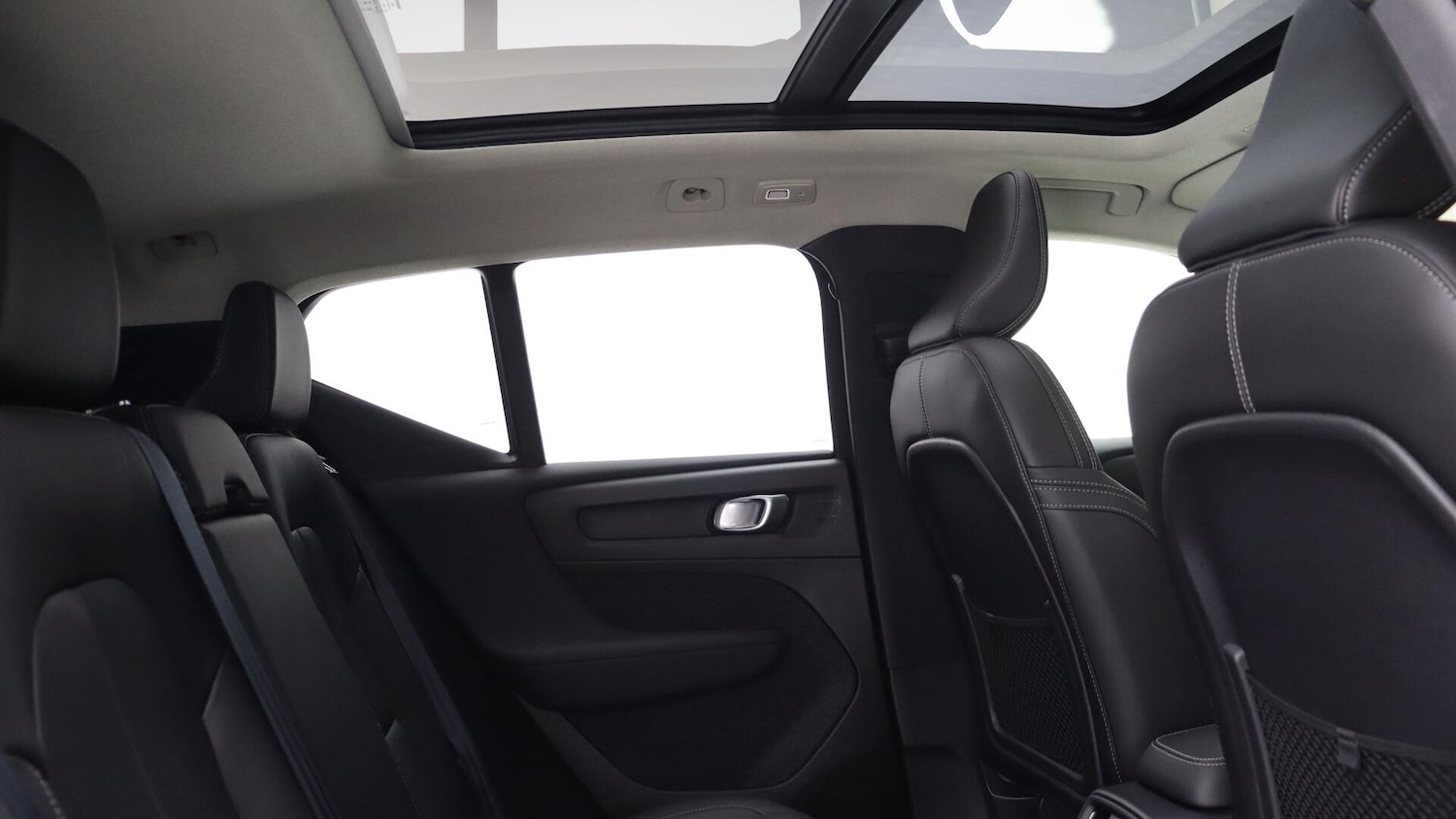 Used Volvo XC40 2025 for sale - 76158683: Photo 6