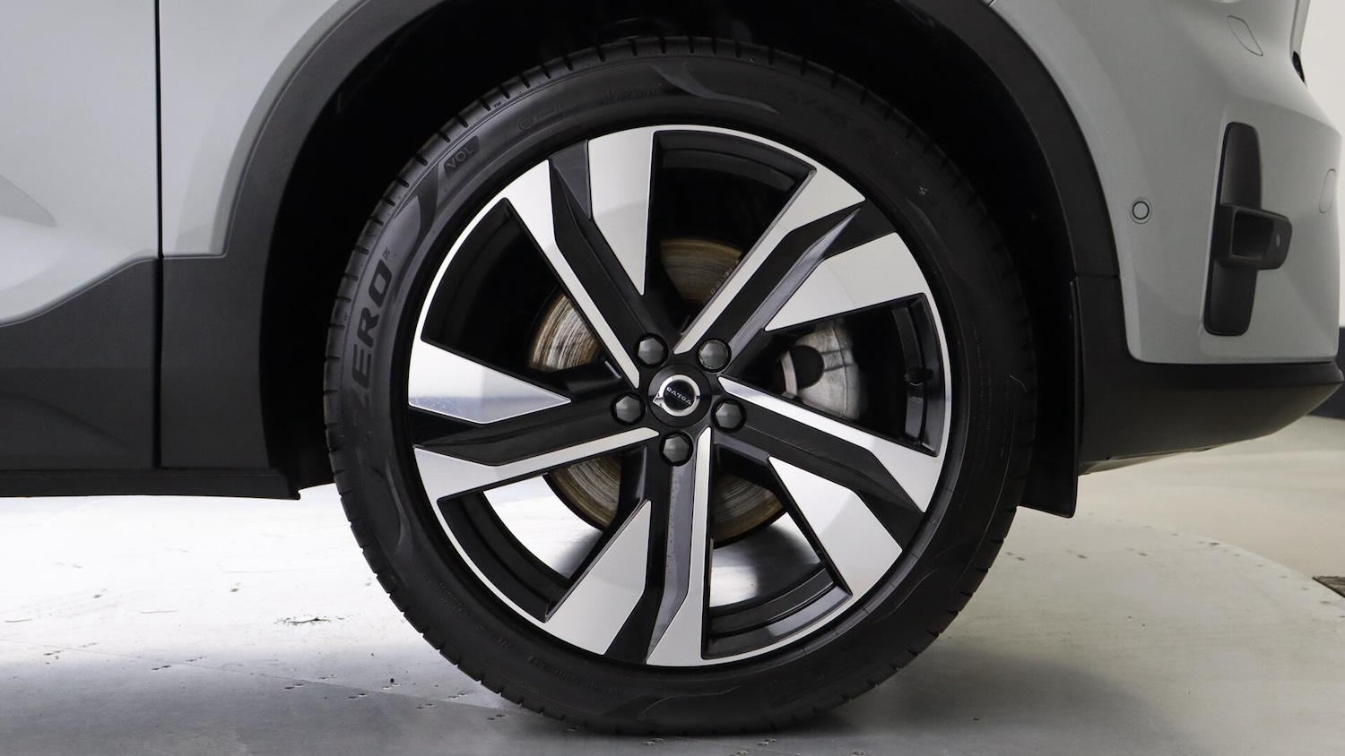 Used Volvo XC40 2025 for sale - 76158683: Photo 9