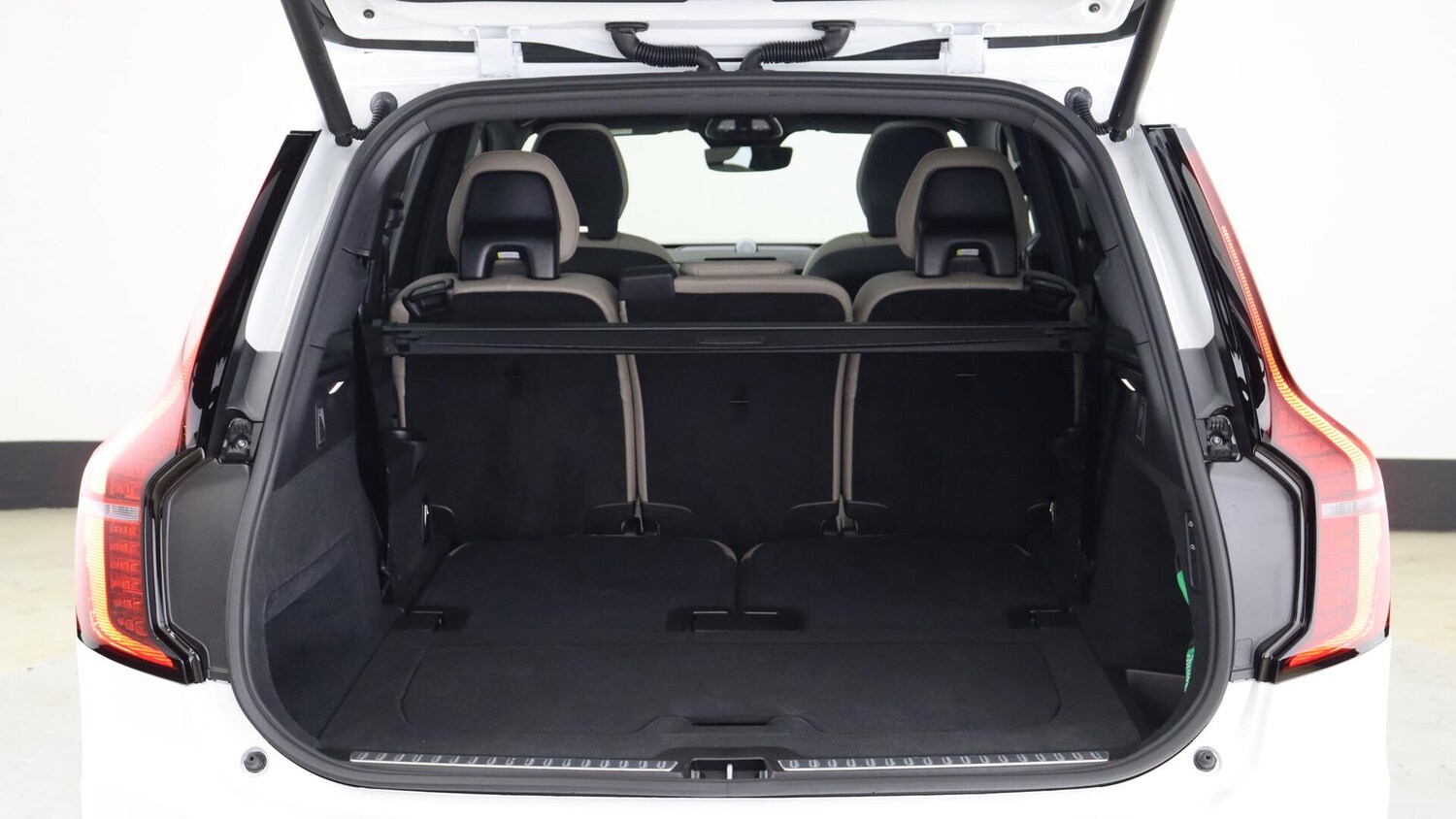 Used Volvo XC90 2025 for sale - 76085345: Photo 13