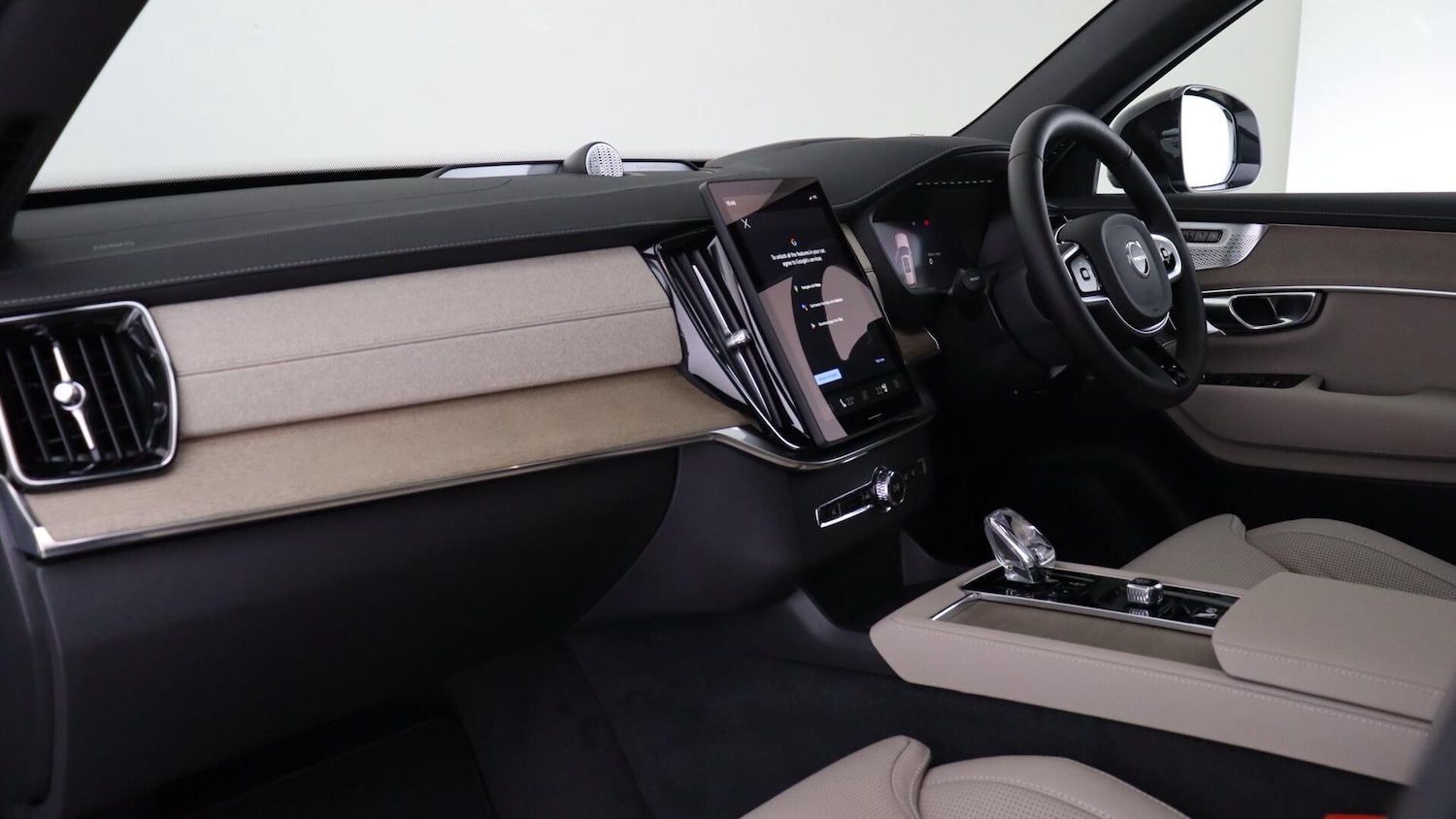 Used Volvo XC90 2025 for sale - 76085345: Photo 14