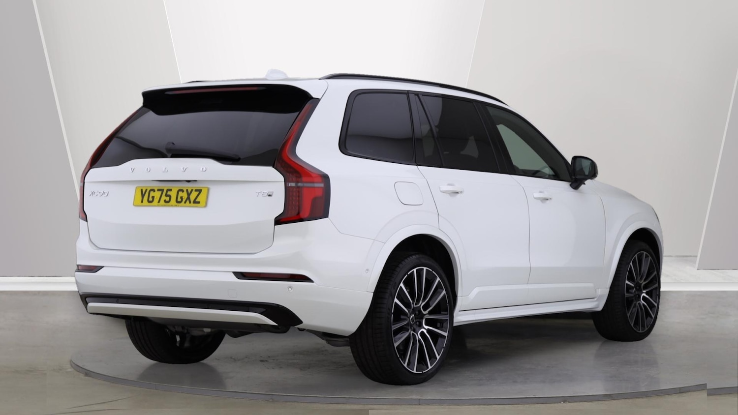Used Volvo XC90 2025 for sale - 76085345: Photo 2