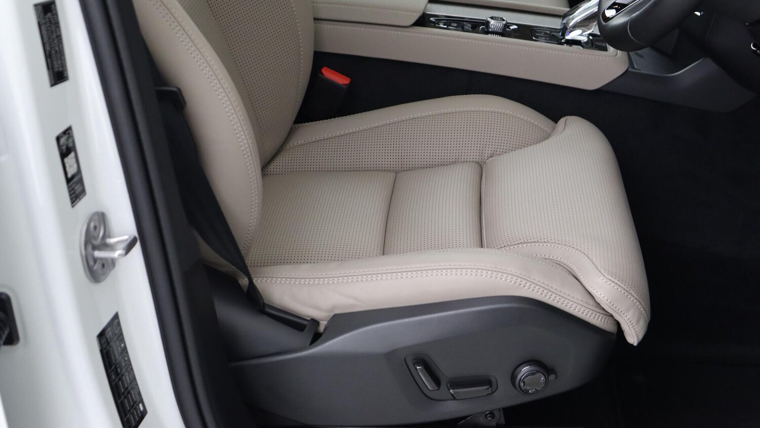 Used Volvo XC90 2025 for sale - 76085345: Photo 29