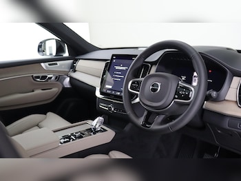Used Volvo XC90 2025 for sale - 76085345: Photo 4