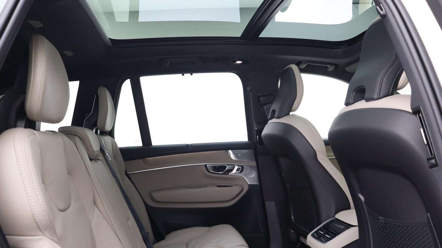 Used Volvo XC90 2025 for sale - 76085345: Photo 6
