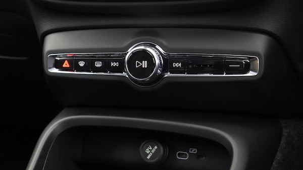 Used Volvo XC40 2025 for sale - 76283520: Photo 38