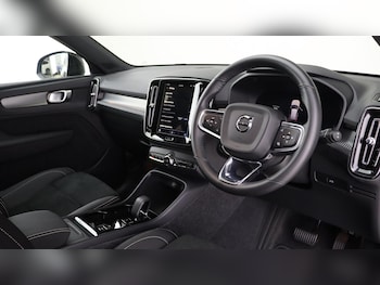 Used Volvo XC40 2025 for sale - 76283520: Photo