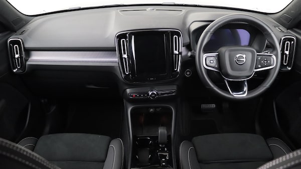 Used Volvo XC40 2025 for sale - 76283520: Photo 5